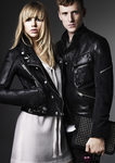Suki Waterhouse y George Barnett en la campaña de la línea 'Ready to Wear' de Burberry Brit