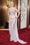 Lady Gaga con un vestido de Versace en los Oscar 2014