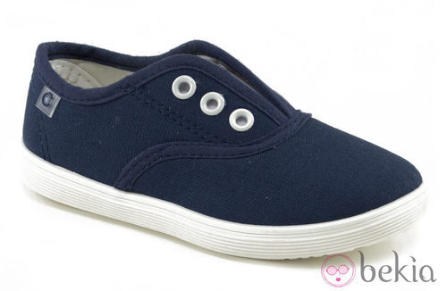 Zapatilla azul marino de la colección primavera/verano 2014 de Conguitos