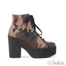 Botín militar con tacón ancho de la colección primavera/verano 2014 de Sixtyseven