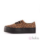 Zapatilla de maxi-suela y estampado de leopardo de la colección primavera/verano 2014 de Sixtyseven
