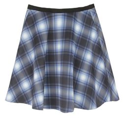 Falda de neopreno reversible de cuadros de la línea 'Índigo Revolution' de Bershka en 2014