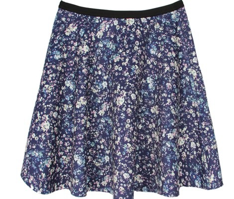 Falda de neopreno reversible de flores de la línea 'Índigo Revolution' de Bershka en 2014