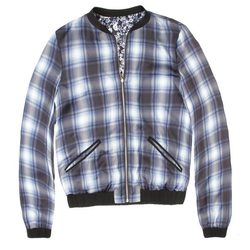 Chaqueta reversible de cuadros de la línea 'Índigo Revolution' de Bershka en 2014