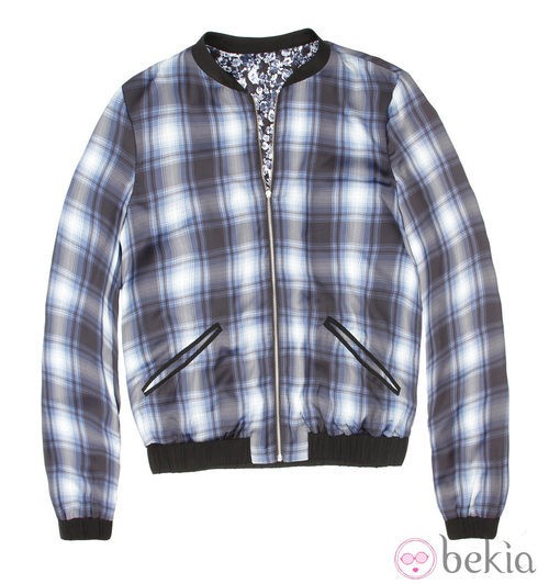 Chaqueta reversible de cuadros de la línea 'Índigo Revolution' de Bershka en 2014