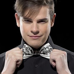 Raúl posando para la campaña de la colección 'Pajaritas y Corbatas 2014' de Arquímedes Llorens