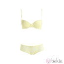 Conjunto de lencería de encaje en tono amarillo de la colección para primavera 2014 de Yamamay