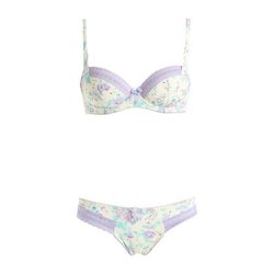Conjunto de lencería estampado de flores de la colección para primavera 2014 de Yamamay