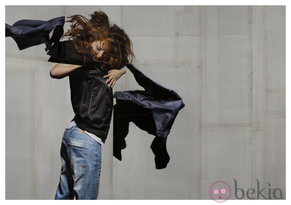 Lily Cole posando para la campaña primavera/verano 2014 de G-Star Raw