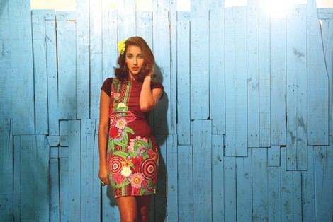Vestido con estampado tropical y formas geométricas de la colección primavera/verano 2014 de Smash!