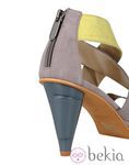 Sandalia de tacon en varios colores con tiras de la colección primavera/verano 2014 de Master & Muse