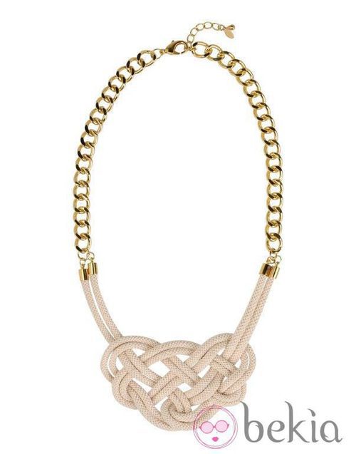Collar tipo babero de la colección primavera/verano 2014 de Master & Muse
