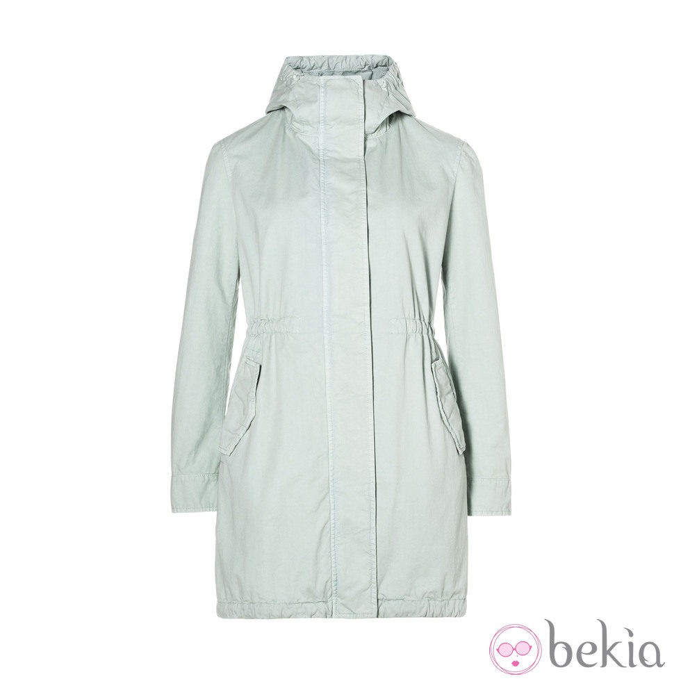 Parka color gris perla de la colección primavera/verano 2014 de Benetton