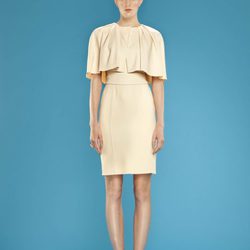 Vestido con maxivolante en el cuello de la colección 'Dolores Promesas Resrot' para primavera/verano 2014
