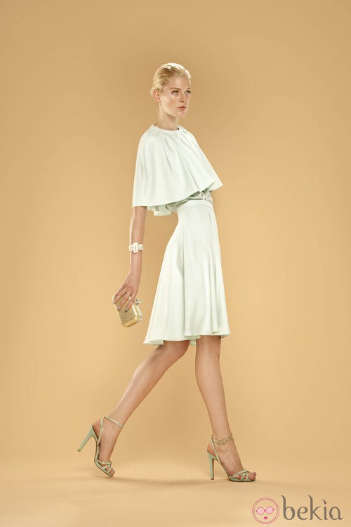 Vestido con maxi-volante verde menta de la colección 'Dolores Promesas Resort' para primavera/verano 2014