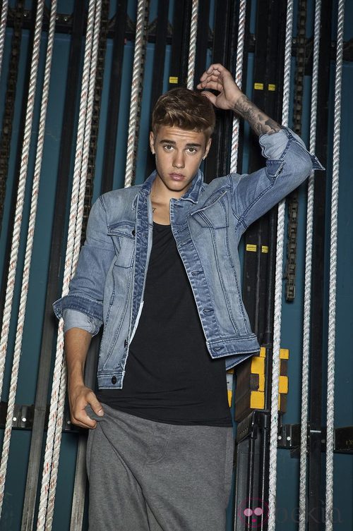 Justin Bieber posando para Adidas y su línea NEO 2014