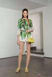 Conjunto de blusa y short con estampado de hojas tropicales de la colección 'Ready to wear' 2014 de Longchamp