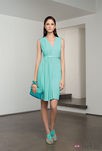 Vestido con cuello de pico en tono turquesa de la colección 'Ready to wear' 2014 de Longchamp