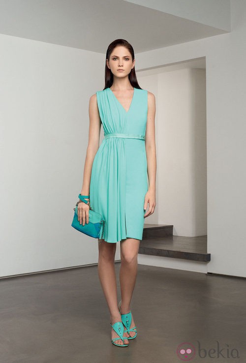 Vestido con cuello de pico en tono turquesa de la colección 'Ready to wear' 2014 de Longchamp