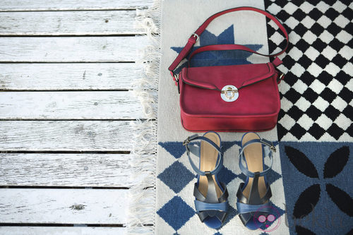 Bolso y sandalias de la colección primavera/verano 2014 de Indi & cold