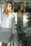 Conjunto de blusa blanca y falda estampada de la colección primavera/verano 2014 de Indi & cold