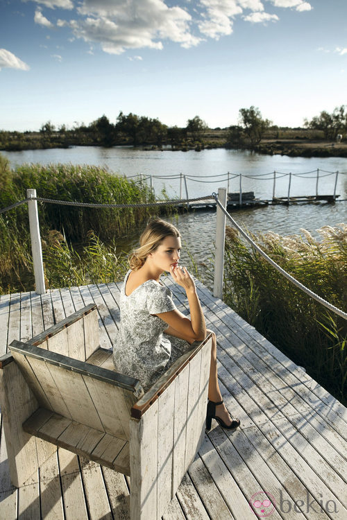 Vestido estampado en tonos grises de la colección primavera/verano 2014 de Indi & cold