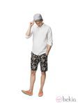Bañador con estampado floral y polo blanco de la colección para verano 2014 de Springfield