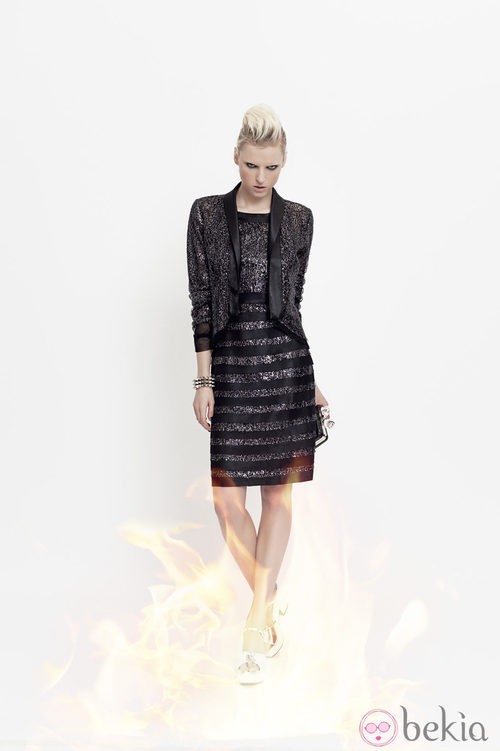 Vestido negro brillante de la colección primavera/verano 2014 de VAN-DOS