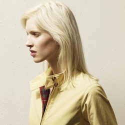 Chaqueta G9 en tono amarillo pastel de la colección primavera/verano 2014 de Baracuta