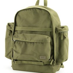 Mochila en tono arena de la colección para hombre primavera/verano 2014 de Levi's