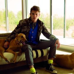Conjunto con chaqueta camuflaje y vaqueros de la colección para hombre primavera/verano 2014 de Levi's