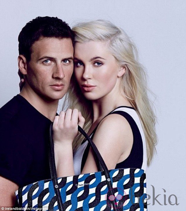 Ireland Baldwin junto a Ryan Lochte para la campaña de Calvin Klein 2014
