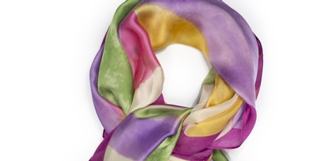 Pañuelo en tonos florales de la colección primavera/verano 2014 de Tantrend