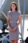 La Duquesa de Cambridge con un sencillo vestido lavanda de manga corta