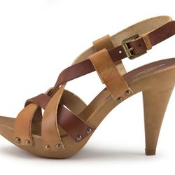 Sandalia de tacón de tiras en distintos marrones de la colección primavera/verano 2014 ed Levi's
