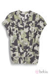 Blusa con estampado de camuflaje de la colección primavera/verano 2014 de Levi's