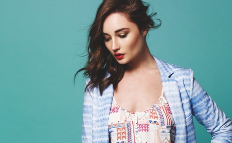 vestido con estampado simétrico y lazo de la colección primavera/verano 2014 de Paramita