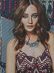 Camiseta con print geométrico y collar 'indie' de la colección primavera/verano 2014 de Paramita