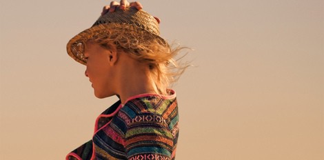 Chaqueta étnica y short vaquero de la colección primavera/verano 2014 de IKKS