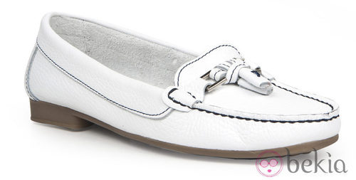Mocasín blanco de la colección femenina de Enzo Tesoti 2014