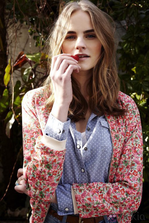 Camisa denim con chaqueta de print floral de la colección para primavera 2014 de Springfield