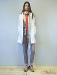 Conjunto de pantalon tostado y blusa color coral de la colección primavera/verano 2014 de Eduardo Rivera
