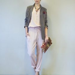 Conjunto rosa palo y gris marengo de la colección primavera/verano 2014 de Eduardo Rivera