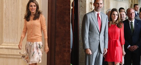 La Princesa Letizia con un vestido de vuelo estampado y chaqueta de punto color melocotón