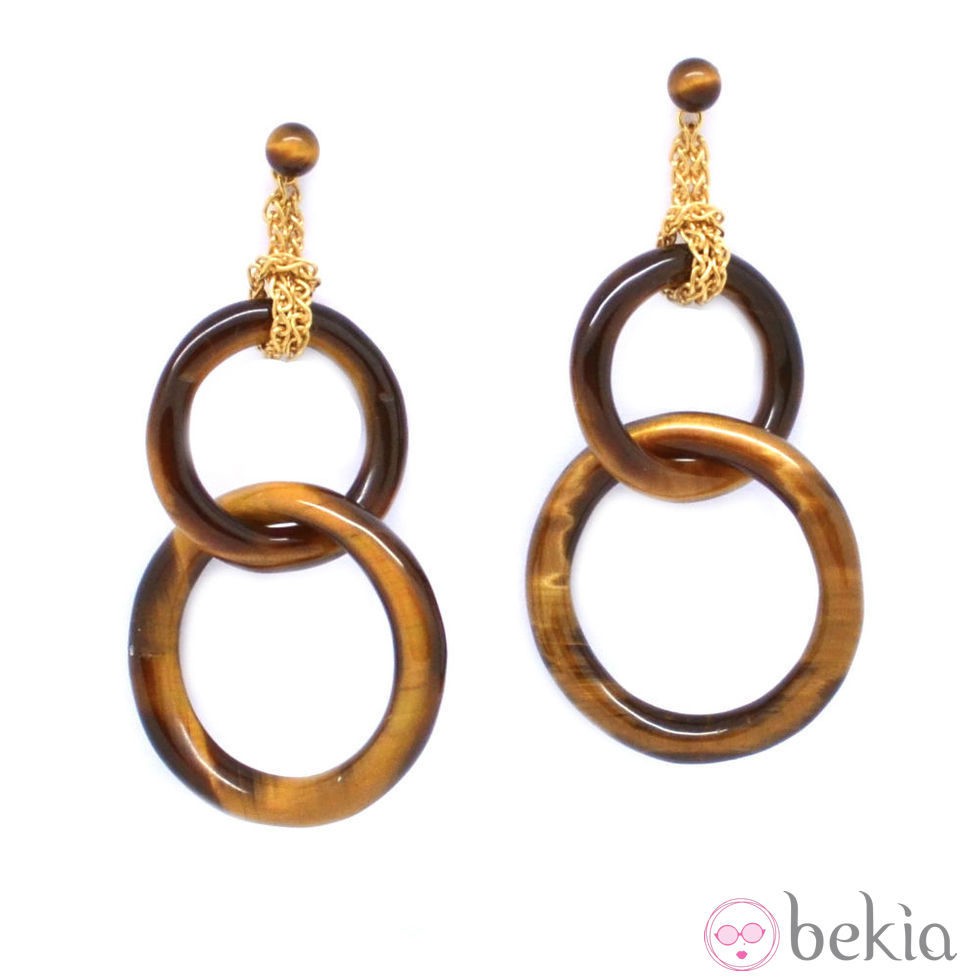 Pendientes de oro con aros de madera de Miriam de Ungría