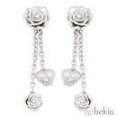 Pendientes de plata largos con corazones y rosas de Miriam de Ungría