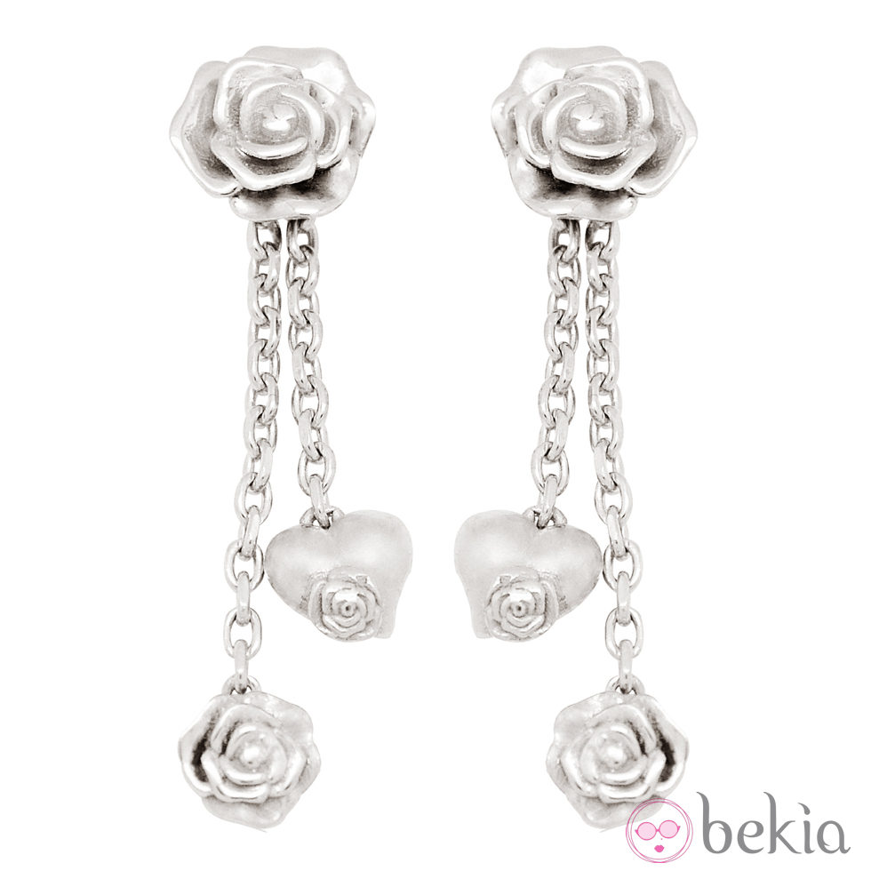 Pendientes de plata largos con corazones y rosas de Miriam de Ungría