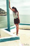 Blusa con estampado floral y falda de flecos de la colección para verano 2014 de Mismash
