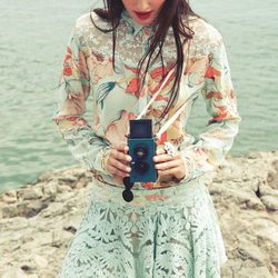 Blusa con estampado floral y falda de encaje verde menta 