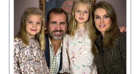 Las Infantas Sofía y Leonor en la felicitación de Navidad 2013